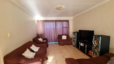 Apartment / Flat For Sale in Fairview Golf Estate, Gordons Bay